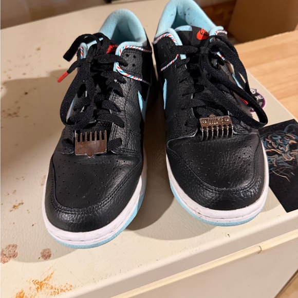 Nike Dunks - Picture 2 of 5